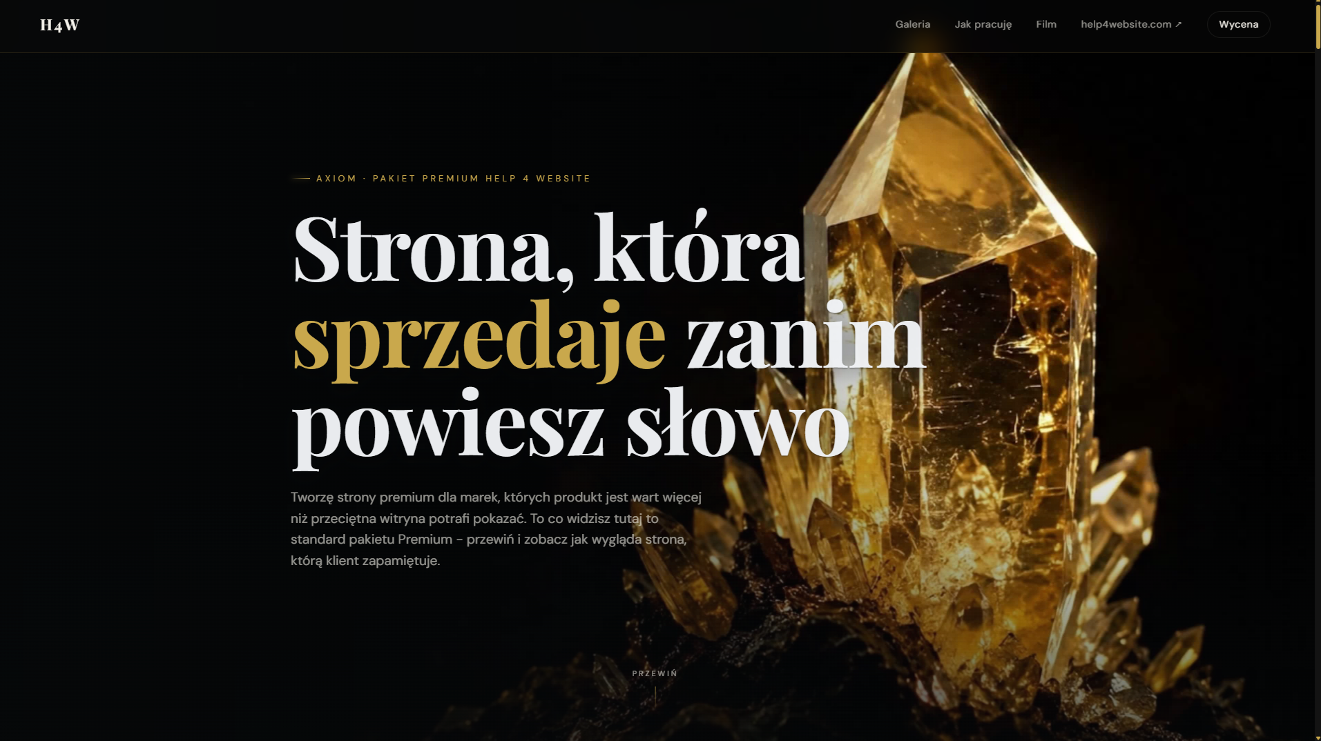 Axiom - Pakiet Premium, zrzut strony: kinowy hero z kryształem